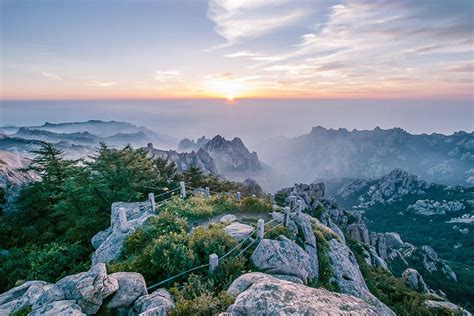 如何坐車去嶗山？嶗山作為歷史文化名山，其地理位置的選擇對遊客而言亦是一大挑戰。